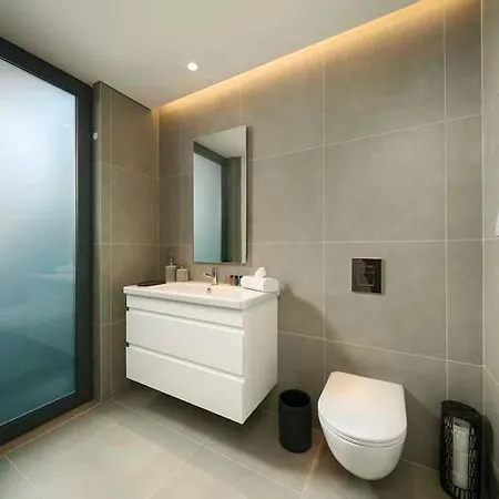 빌라 Sleeps 10 With Pool Air Con And Wifi *