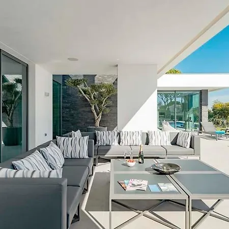 Sleeps 10 With Pool Air Con And Wifi *