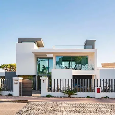 Sleeps 10 With Pool Air Con And Wifi