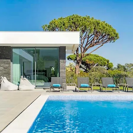 Sleeps 10 With Pool Air Con And Wifi
