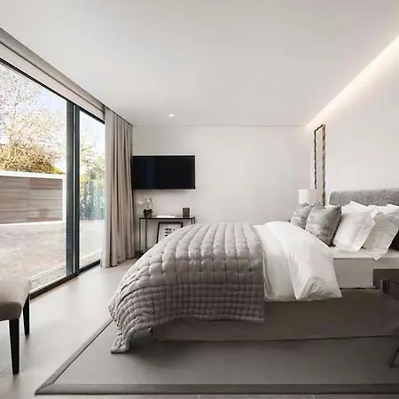 Sleeps 10 With Pool Air Con And Wifi 빌라 *