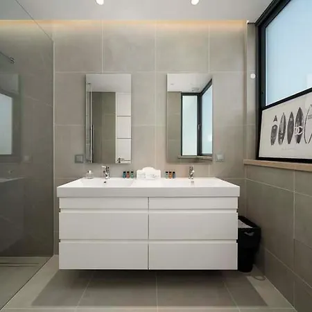 빌라 Sleeps 10 With Pool Air Con And Wifi