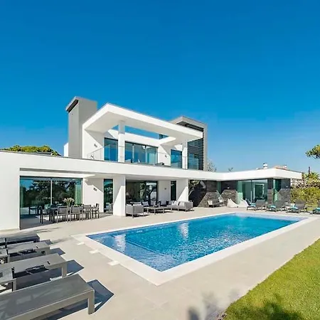 Sleeps 10 With Pool Air Con And Wifi *